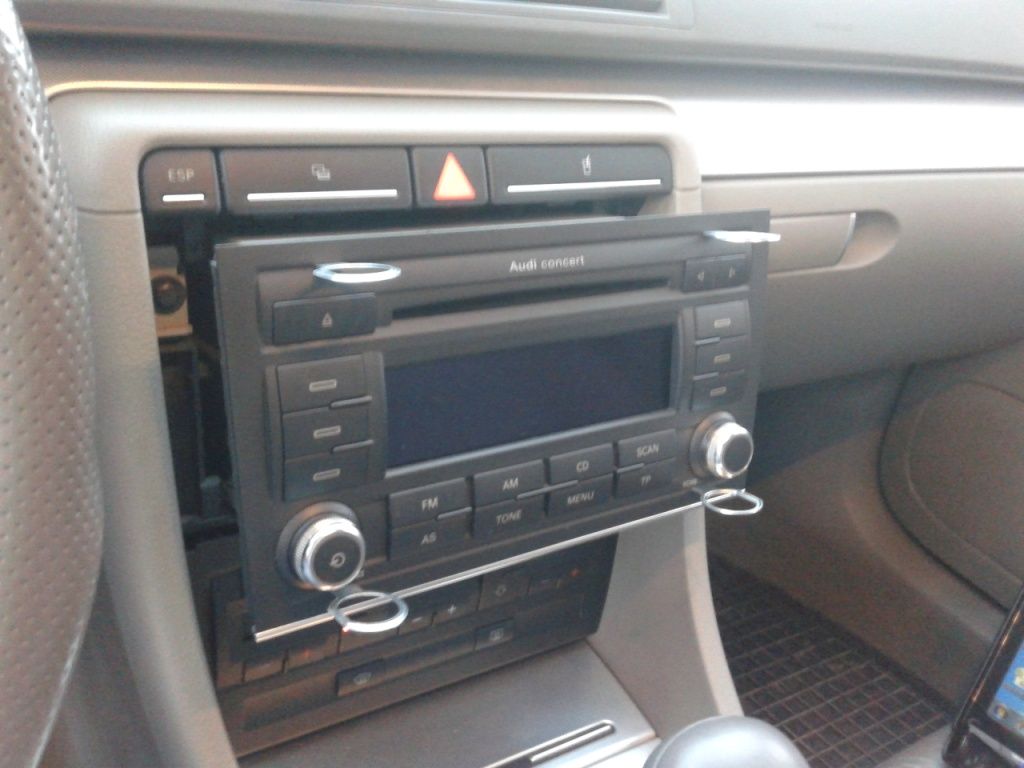 Audi A4 B7 OEM Bluetooth Montajı Concert II+