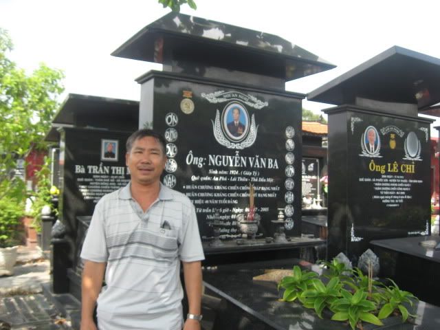 Các mẫu mộ ốp đá