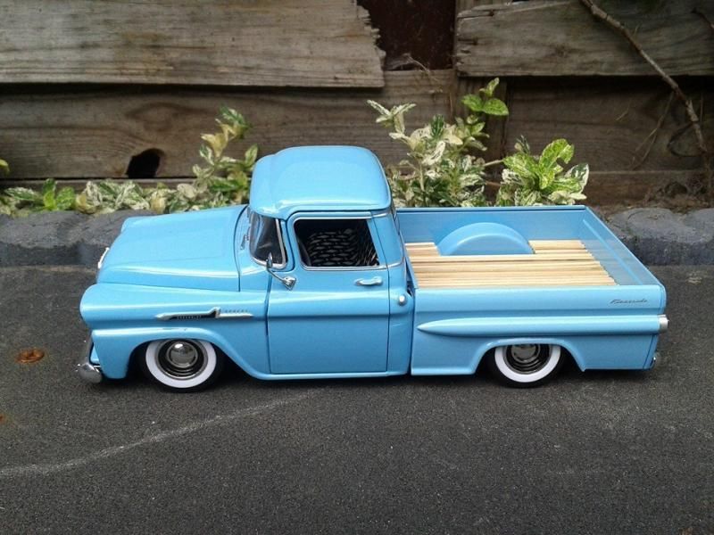 10632570_686461714777779_899147930455023