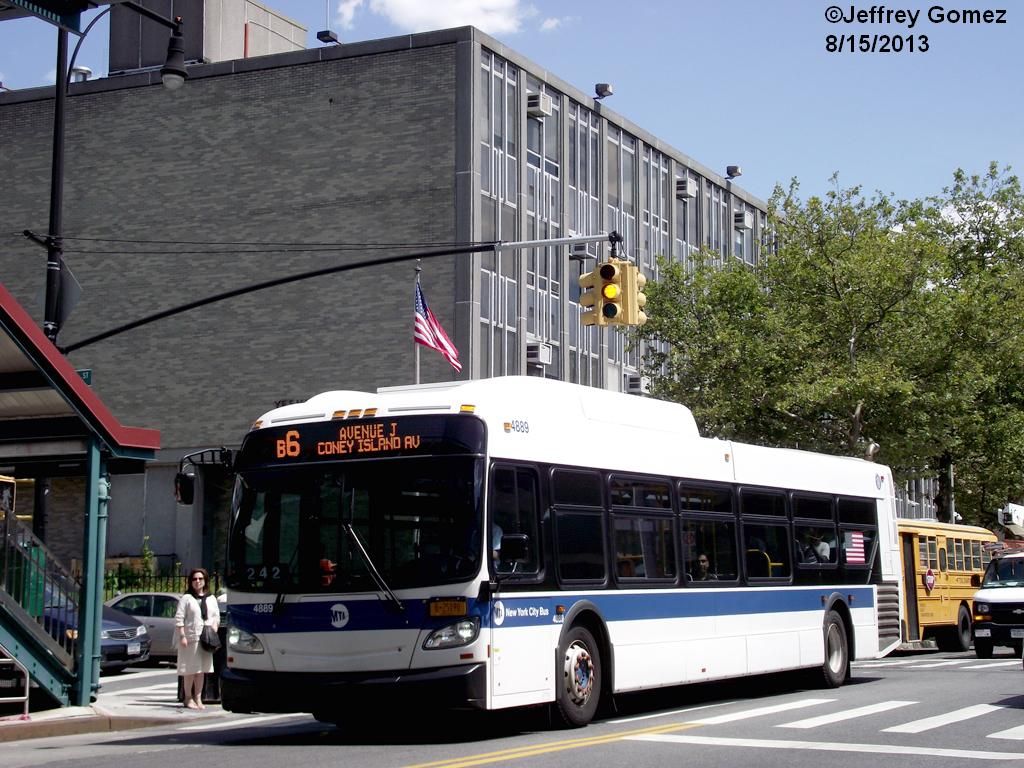 MTANewYorkCityBusNewFlyerXD404889.jpg