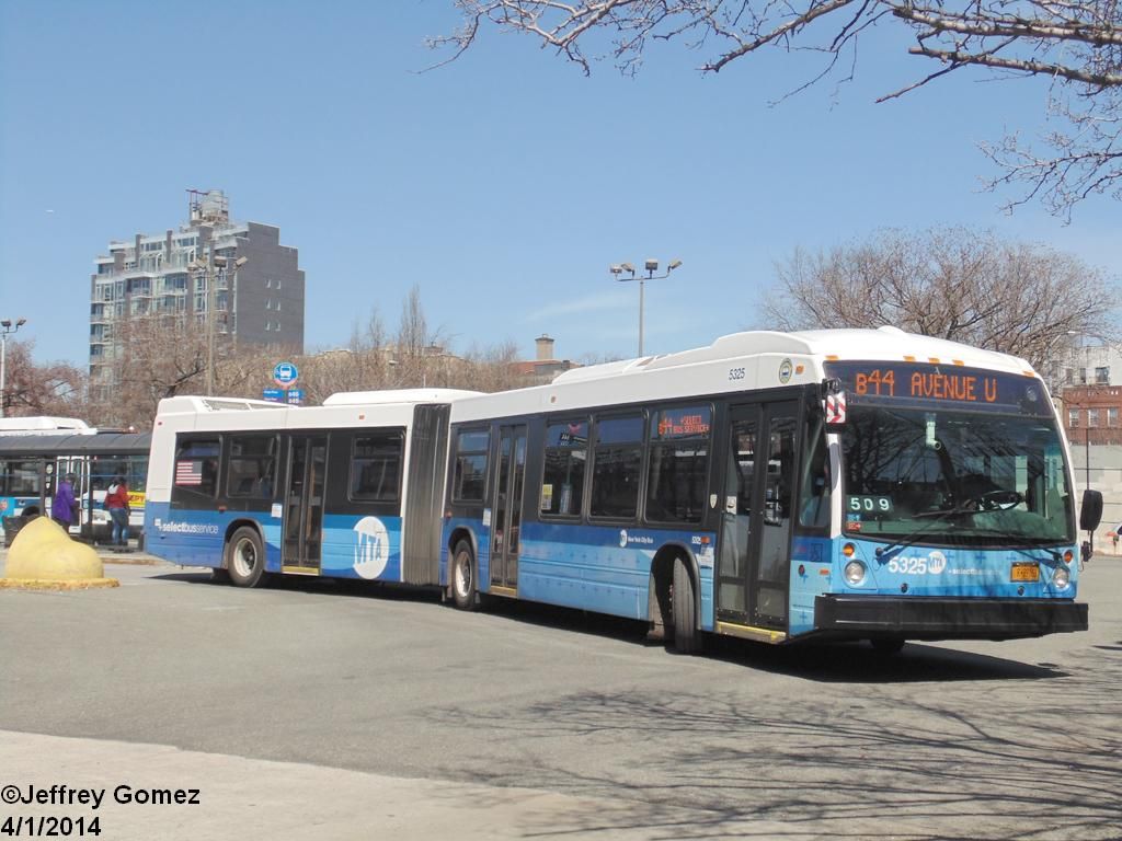 MTANewYorkCityBusNovaBUSLFSA5325.jpg