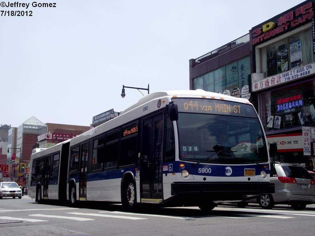 MTANewYorkCityBusNovaBUSLFSA5900.jpg