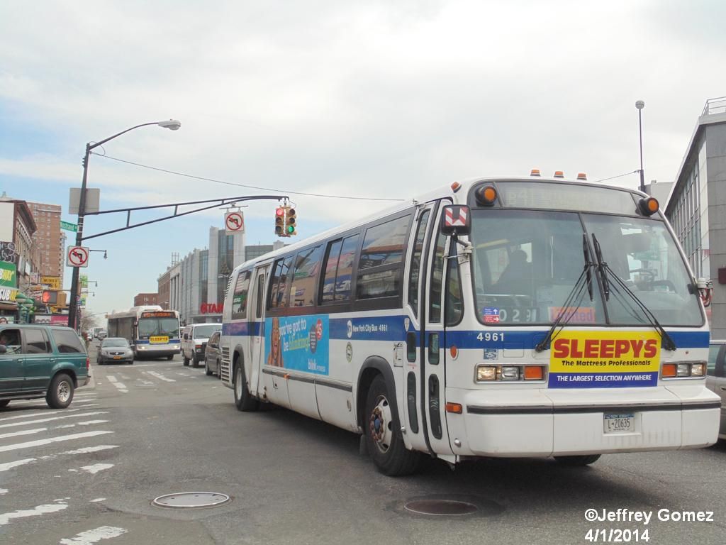 MTANewYorkCityBusNovaBUSRTS4961.jpg