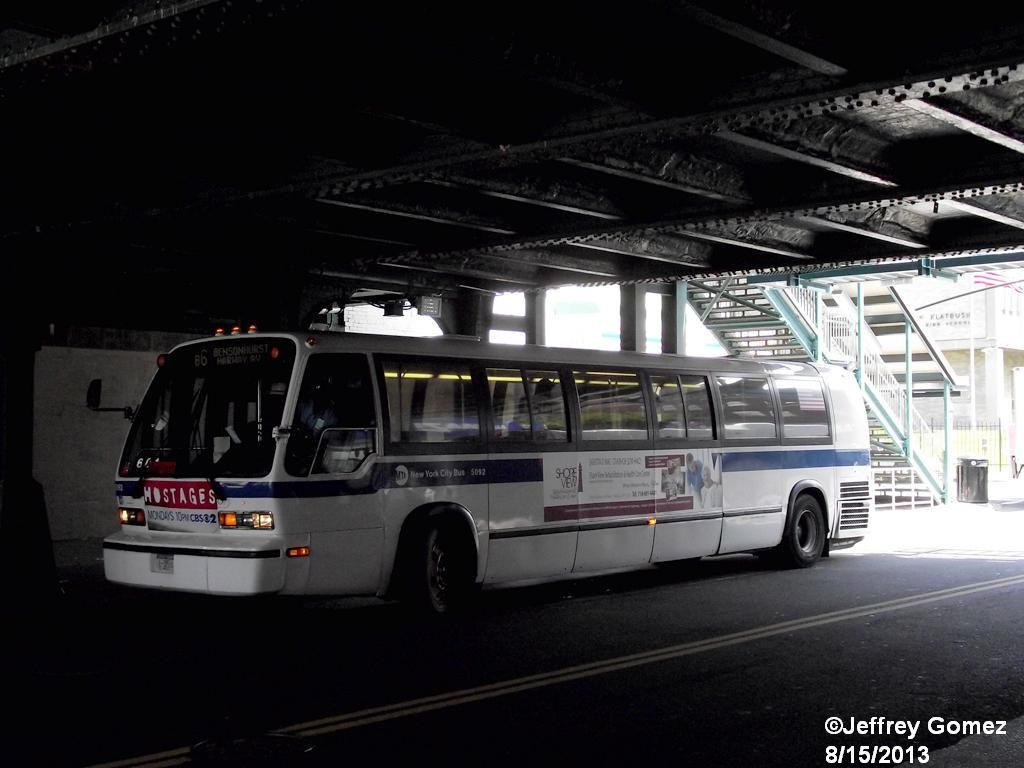 MTANewYorkCityBusNovaBUSRTS5092.jpg